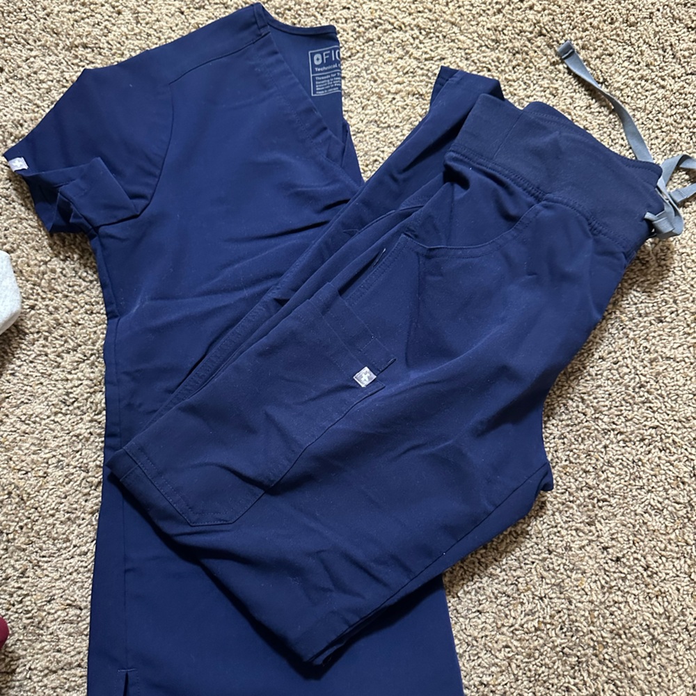FIGS navy set